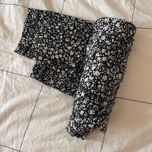Size 6 Lululemon Align 25”